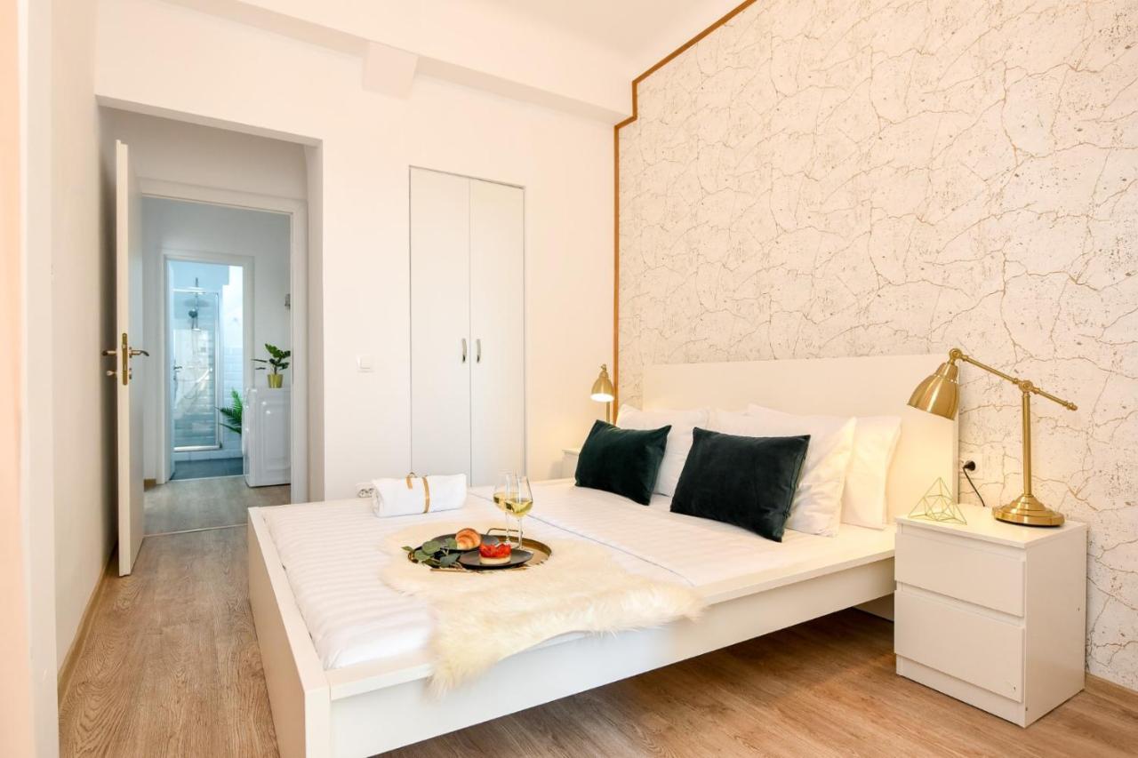 בוקרשט Cozy 1Br Escape - Apartment With Charming Balcony Near Universitate מראה חיצוני תמונה